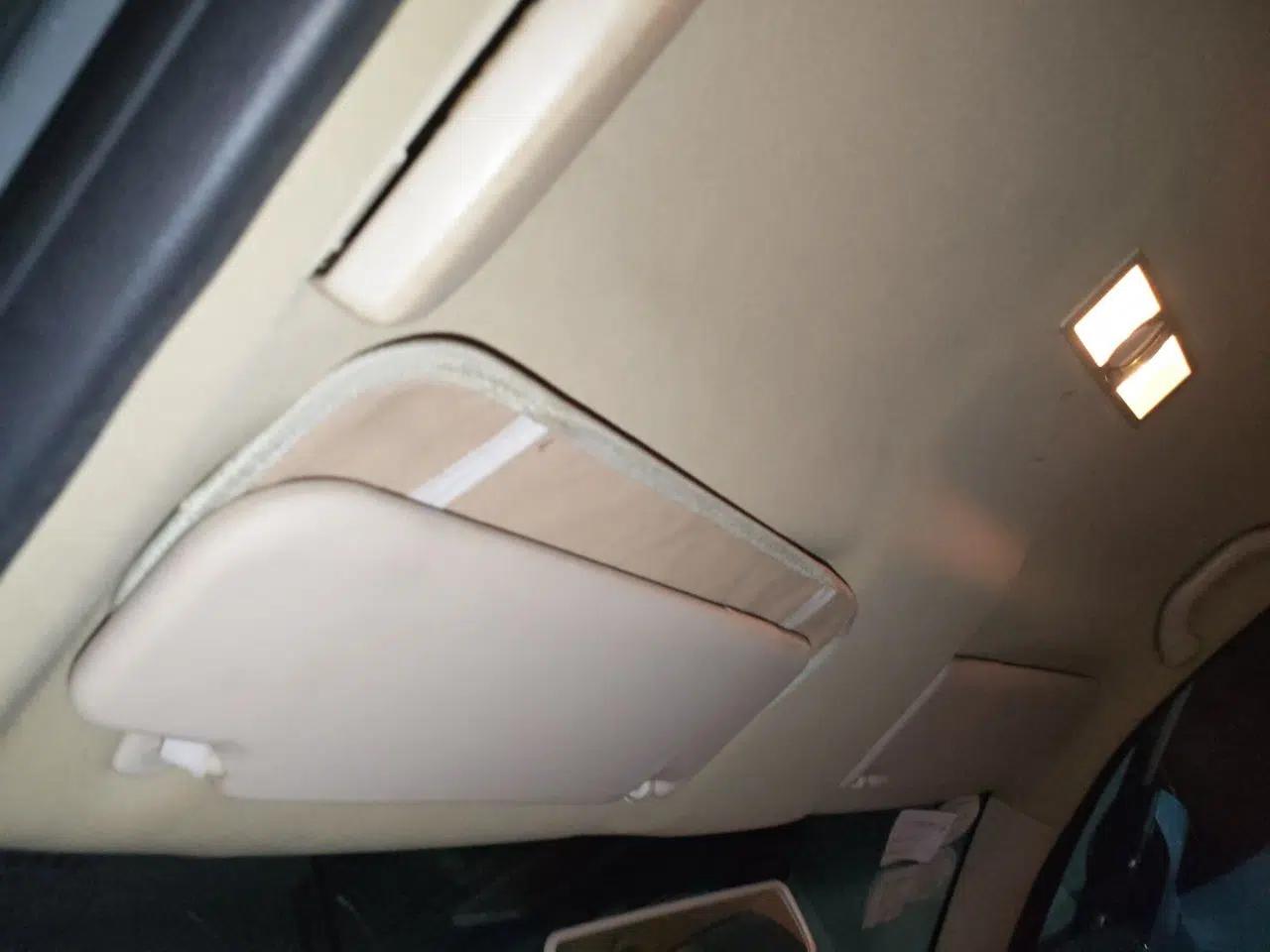 Volkswagen Lavida 2011 2.0L Automatic Premium Edition — миниатюра 18