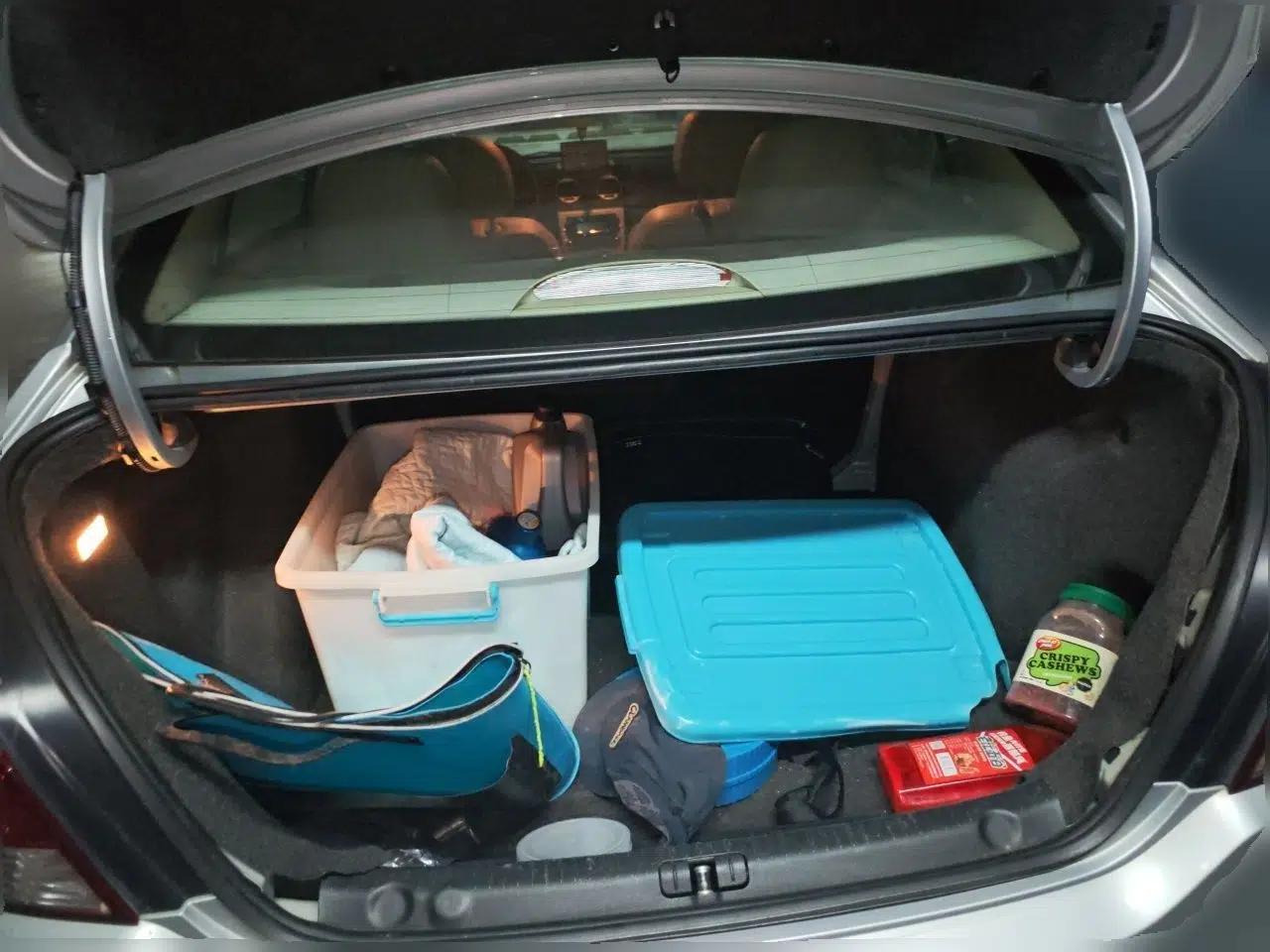 Volkswagen Lavida 2011 2.0L Automatic Premium Edition — миниатюра 19