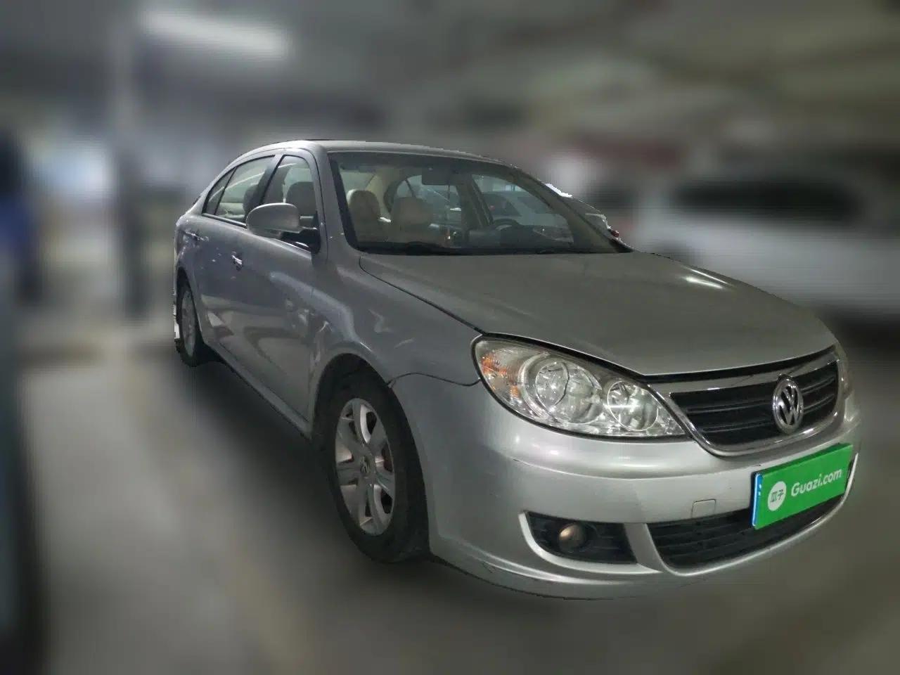 Volkswagen Lavida 2011 2.0L Automatic Premium Edition — миниатюра 3