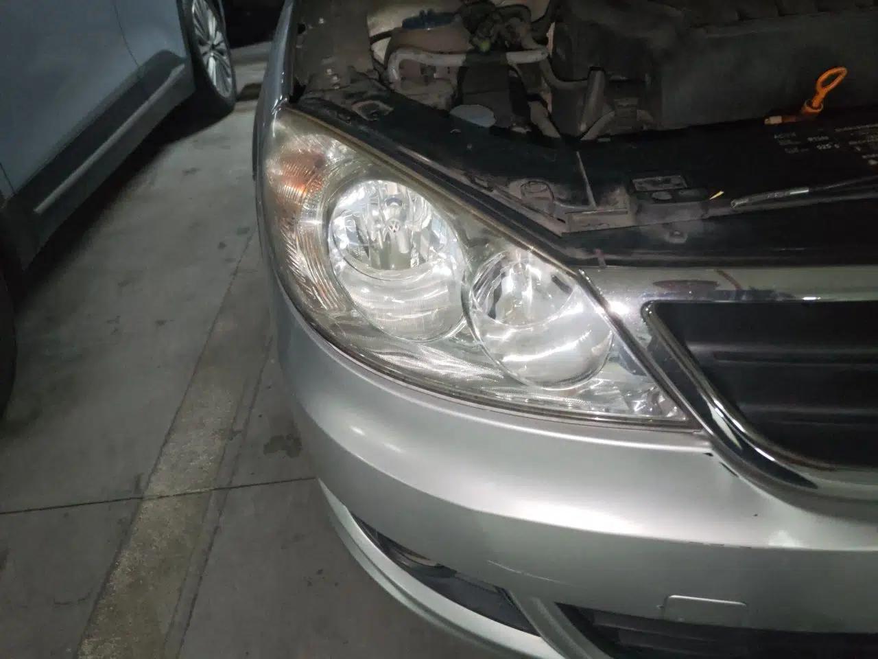 Volkswagen Lavida 2011 2.0L Automatic Premium Edition — миниатюра 7