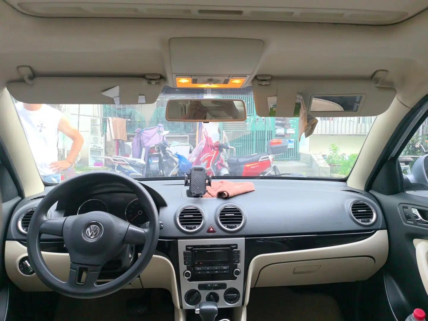 Volkswagen Lavida 2011 1.6L Automatic PinYou Edition — миниатюра 18