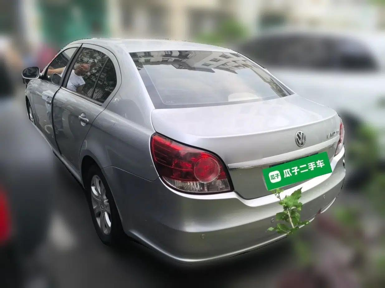 Volkswagen Lavida 2011 1.6L Automatic PinYou Edition — миниатюра 4