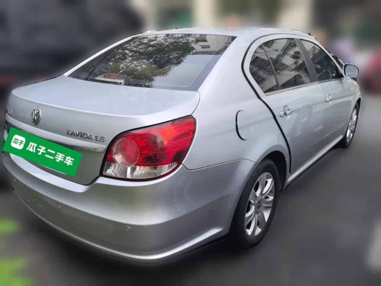 Volkswagen Lavida 2011 1.6L Automatic PinYou Edition — миниатюра 6