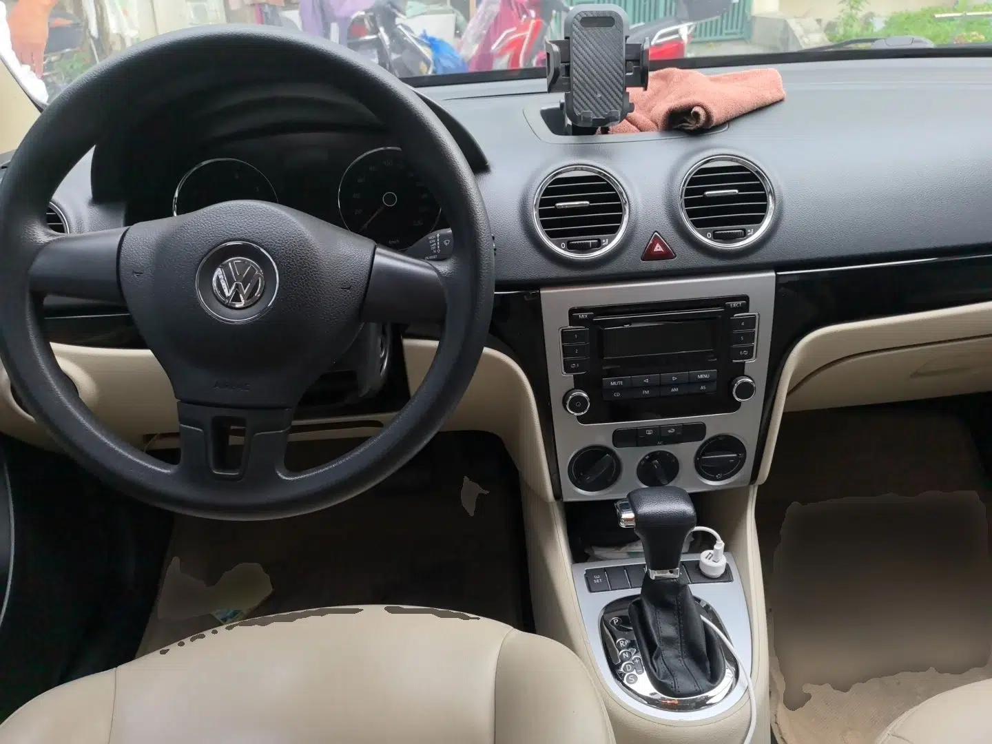 Volkswagen Lavida 2011 1.6L Automatic PinYou Edition — миниатюра 9