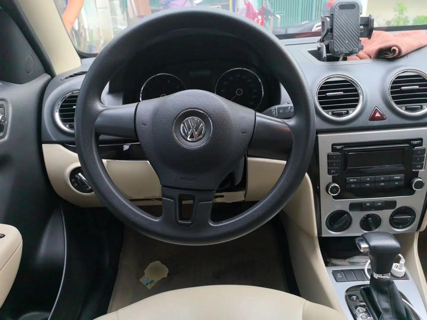 Volkswagen Lavida 2011 1.6L Automatic PinYou Edition — миниатюра 10