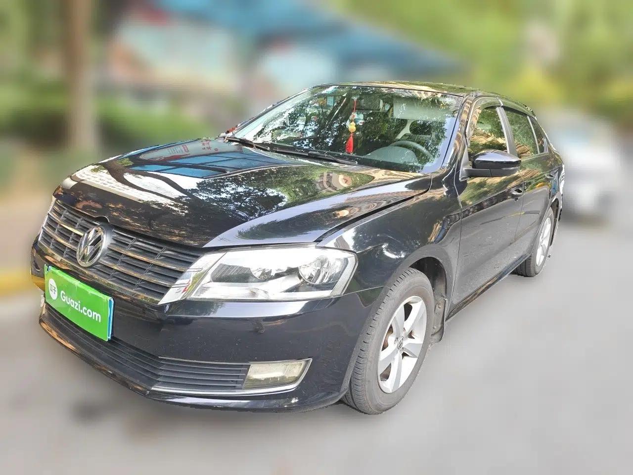 Volkswagen Lavida 2013 Revised Classic 1.6L Manual Fashion Edition — миниатюра 1