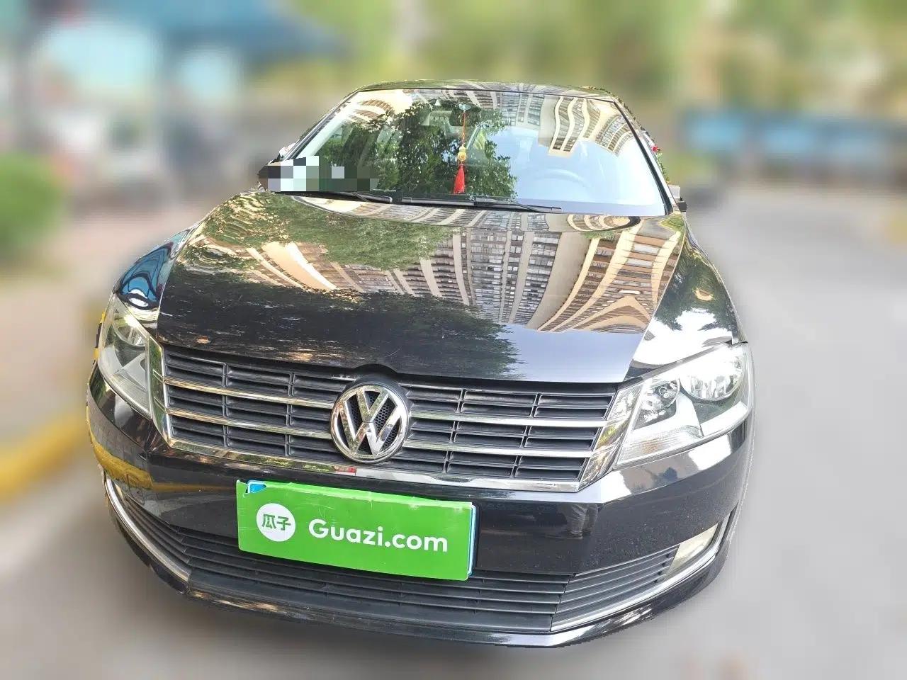 Volkswagen Lavida 2013 Revised Classic 1.6L Manual Fashion Edition — миниатюра 2