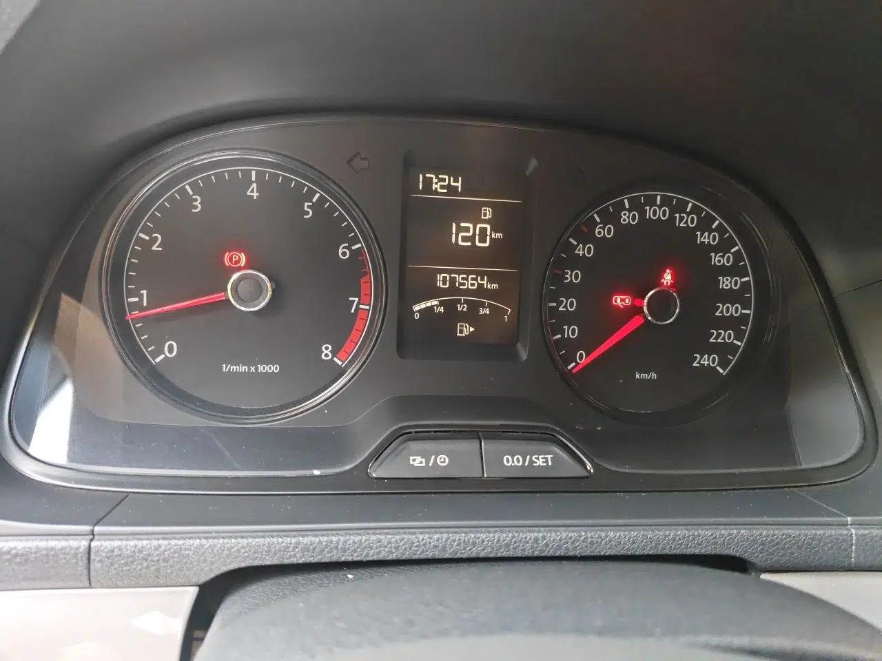 Volkswagen Lavida 2013 Revised Classic 1.6L Manual Fashion Edition — миниатюра 12