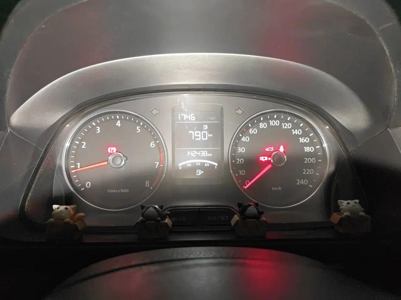 Volkswagen Lavida 2013 1.6L Manual Comfort Edition — миниатюра 11