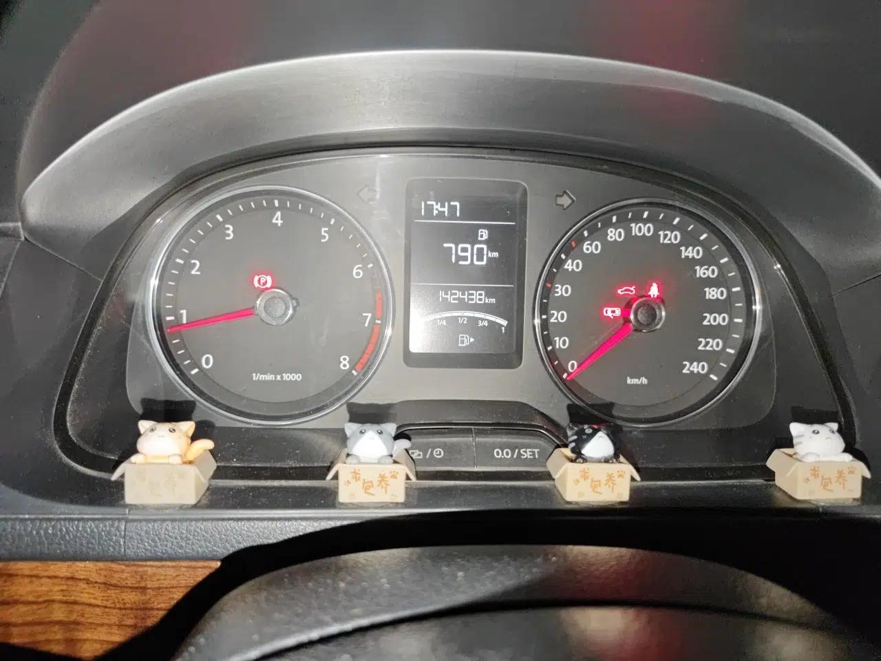 Volkswagen Lavida 2013 1.6L Manual Comfort Edition — миниатюра 12