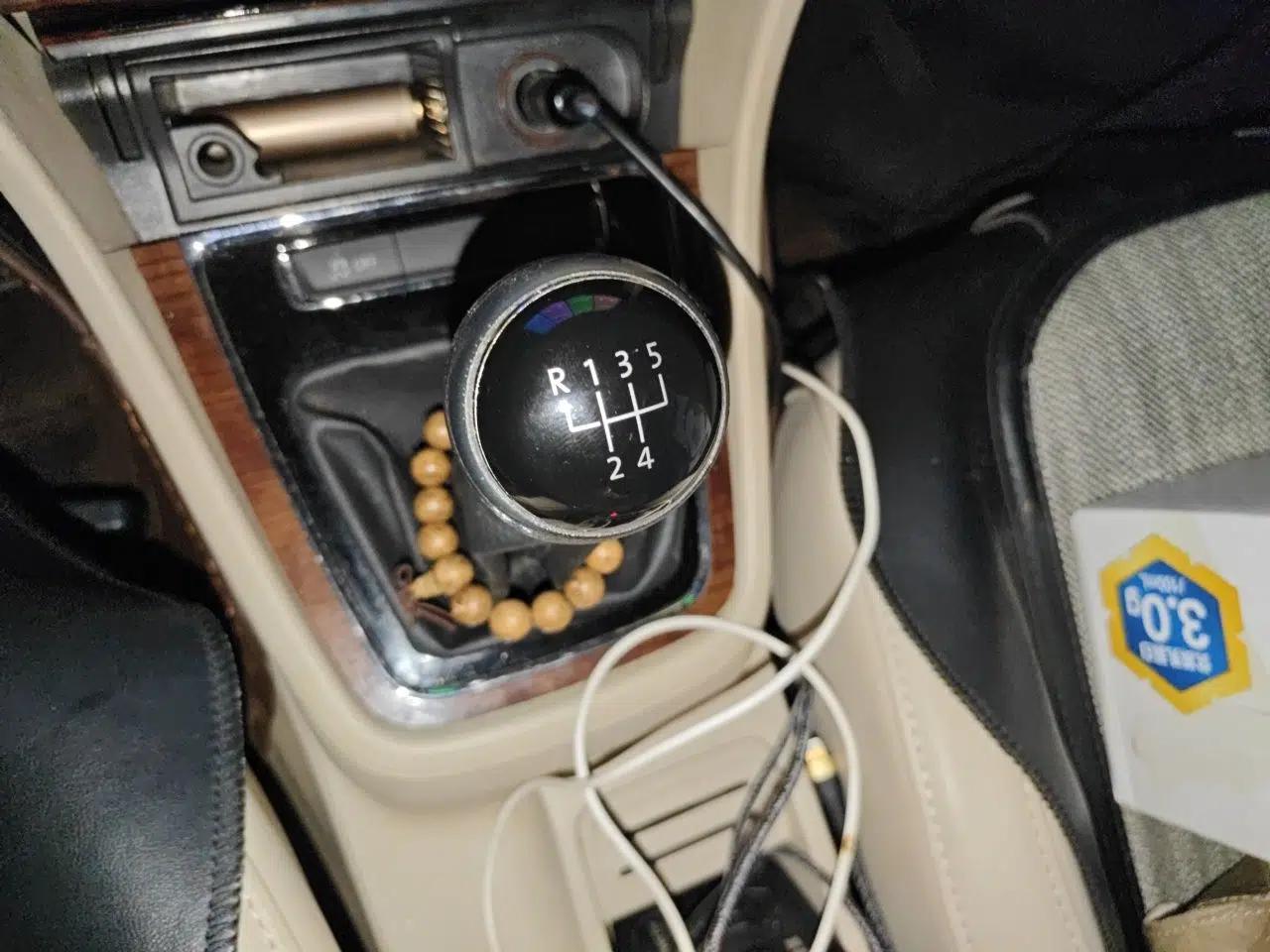 Volkswagen Lavida 2013 1.6L Manual Comfort Edition — миниатюра 14