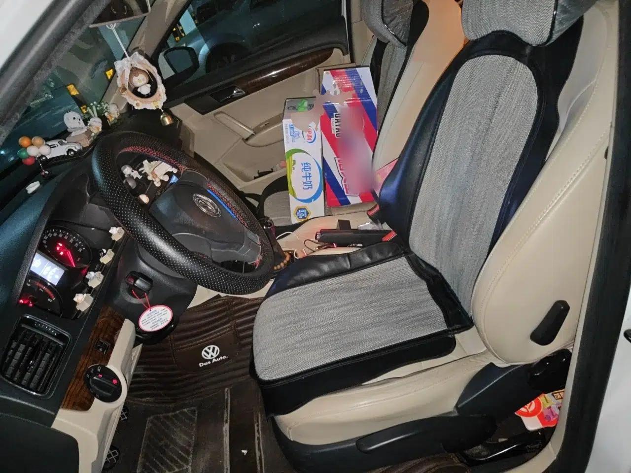 Volkswagen Lavida 2013 1.6L Manual Comfort Edition — миниатюра 15
