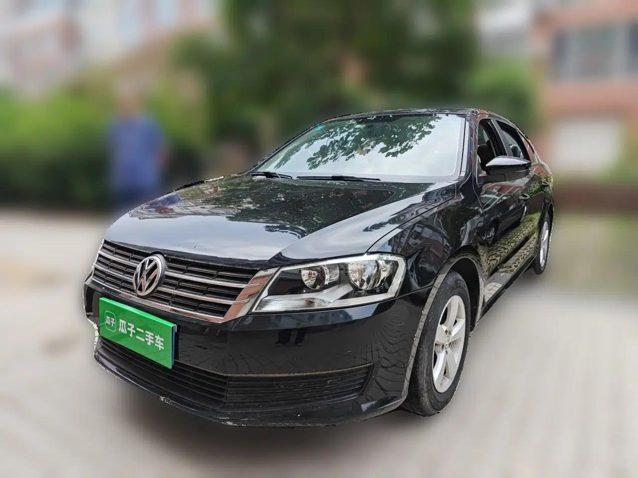 Volkswagen Lavida 2013 Revised Classic 1.6L Manual Fashion Edition — миниатюра 1