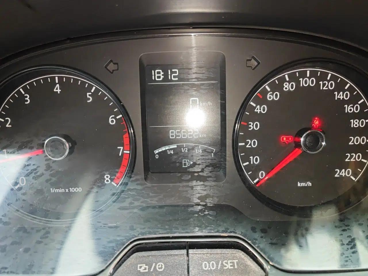 Volkswagen Lavida 2013 Revised Classic 1.6L Manual Fashion Edition — миниатюра 12