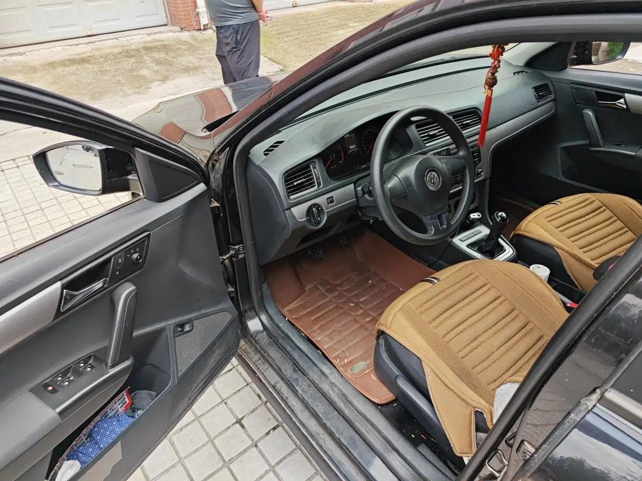 Volkswagen Lavida 2013 Revised Classic 1.6L Manual Fashion Edition — миниатюра 16