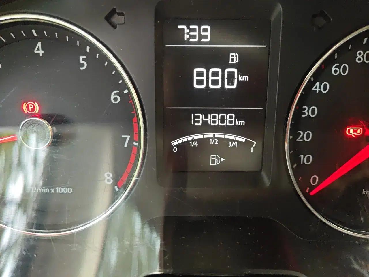 Volkswagen Lavida 2013 Restyled Classic 1.6L Manual Comfort Edition — миниатюра 12
