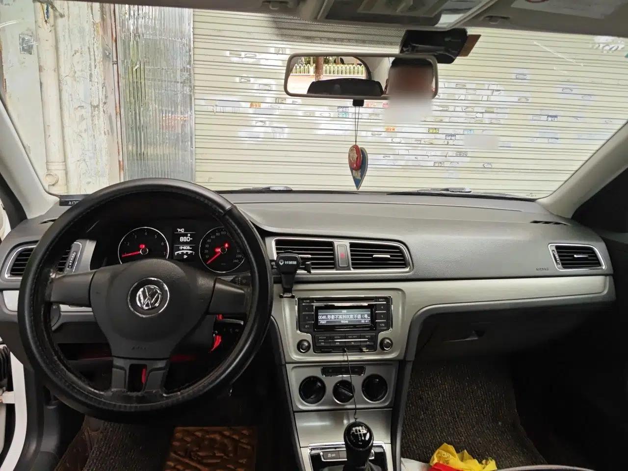 Volkswagen Lavida 2013 Restyled Classic 1.6L Manual Comfort Edition — миниатюра 18