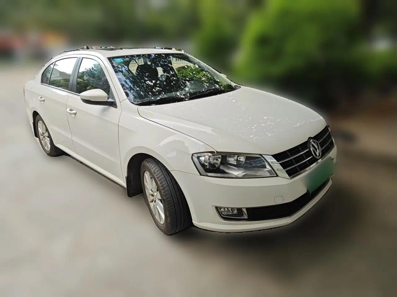 Volkswagen Lavida 2013 Restyled Classic 1.6L Manual Comfort Edition — миниатюра 3