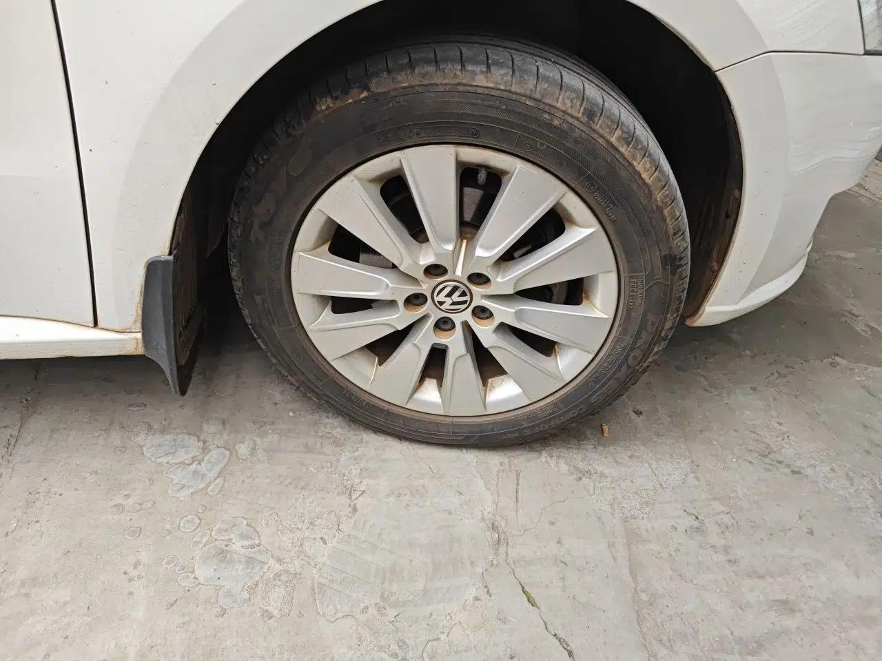 Volkswagen Lavida 2013 Restyled Classic 1.6L Manual Comfort Edition — миниатюра 8