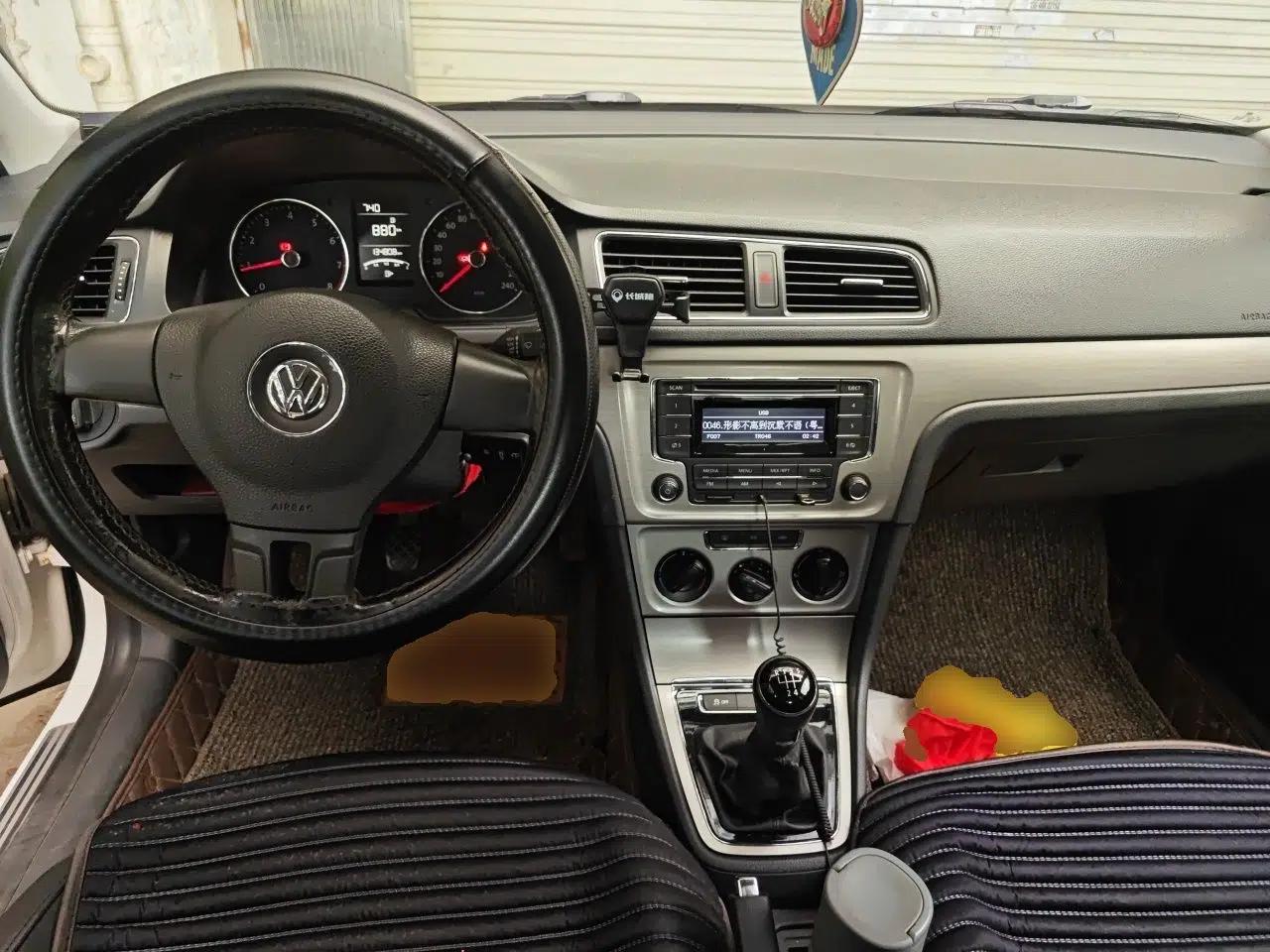 Volkswagen Lavida 2013 Restyled Classic 1.6L Manual Comfort Edition — миниатюра 9
