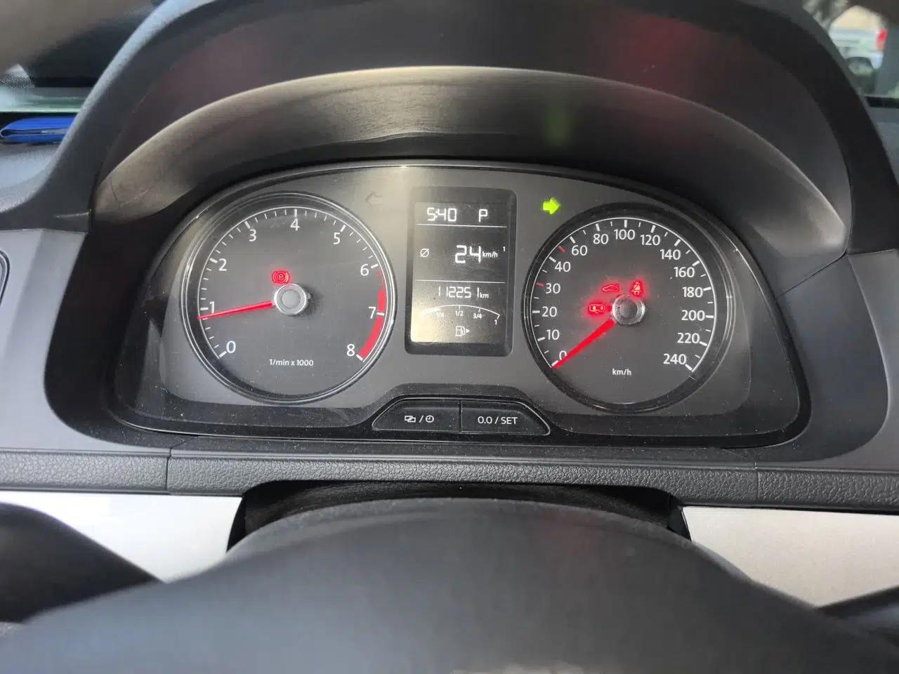 Volkswagen Lavida 2017 1.6L Automatic Fashion Edition — миниатюра 11