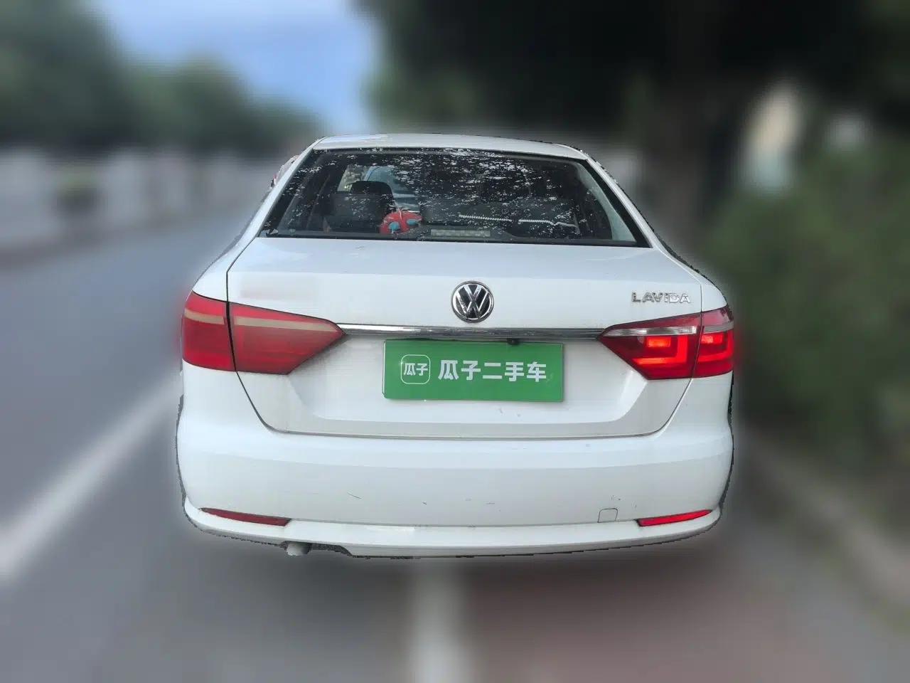 Volkswagen Lavida 2017 1.6L Automatic Fashion Edition — миниатюра 5