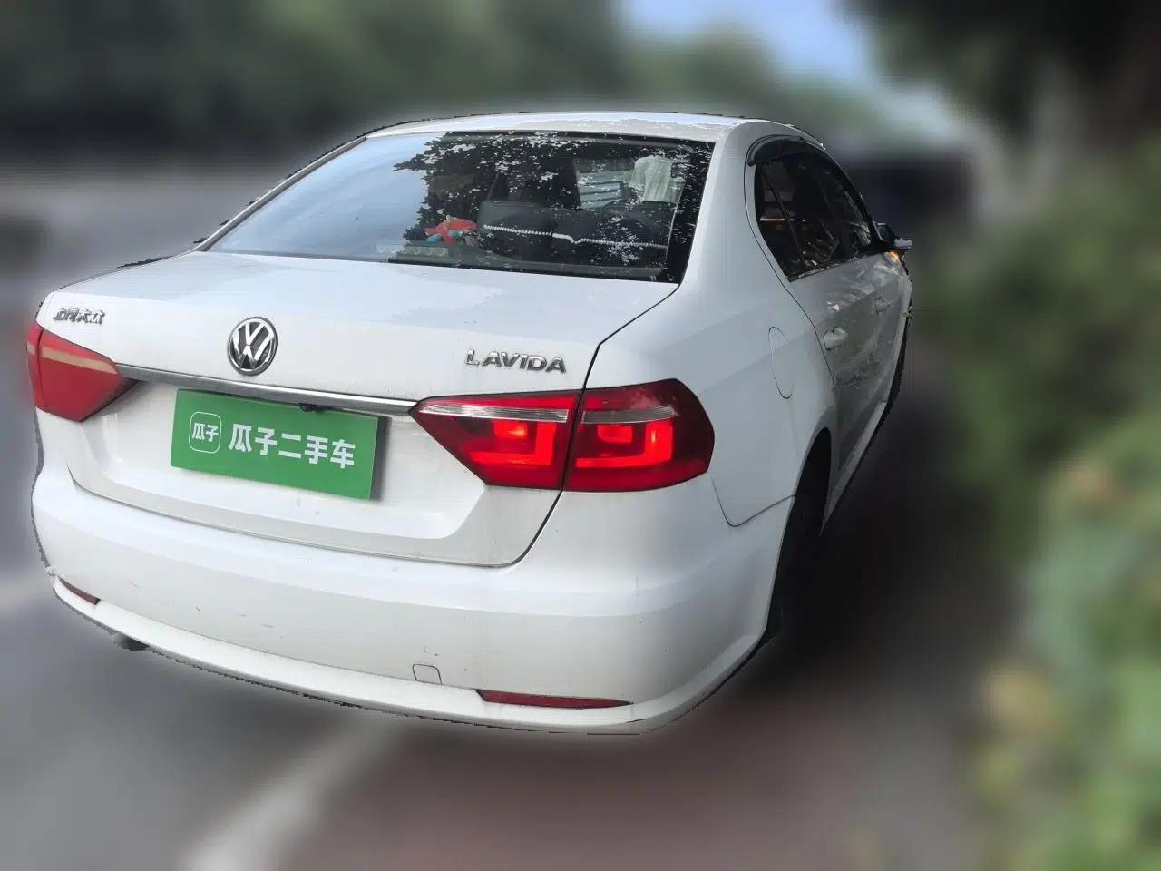Volkswagen Lavida 2017 1.6L Automatic Fashion Edition — миниатюра 6
