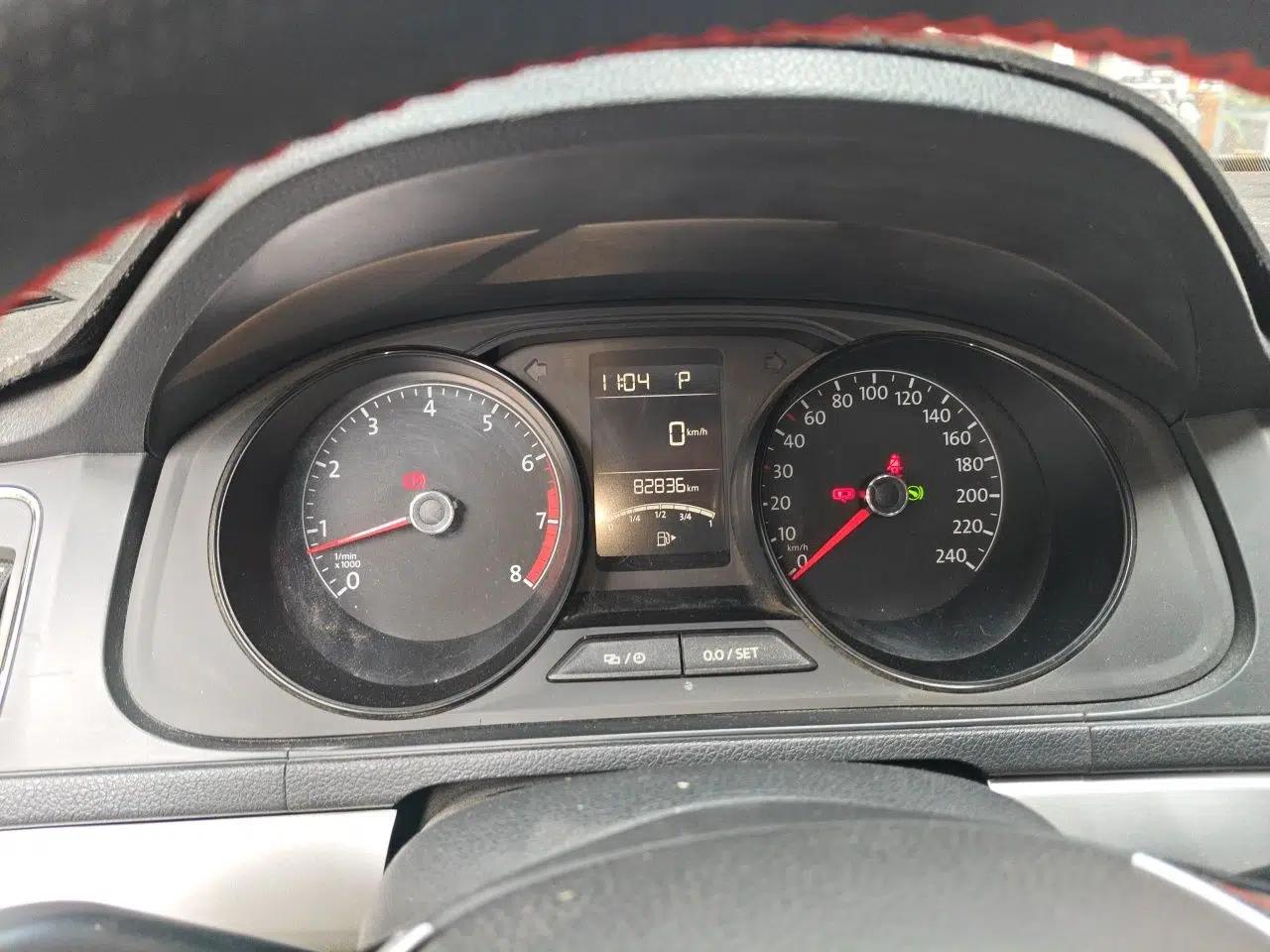 Volkswagen Lavida 2017 1.6L Automatic Fashion Edition — миниатюра 11