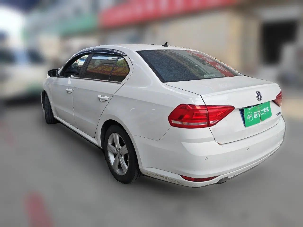 Volkswagen Lavida 2017 1.6L Automatic Fashion Edition — миниатюра 4