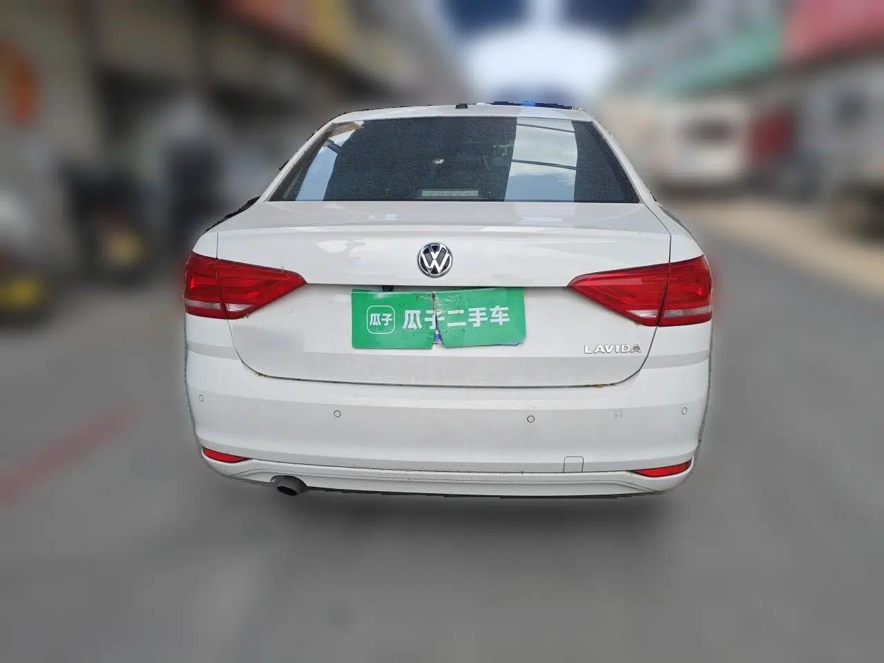 Volkswagen Lavida 2017 1.6L Automatic Fashion Edition — миниатюра 5