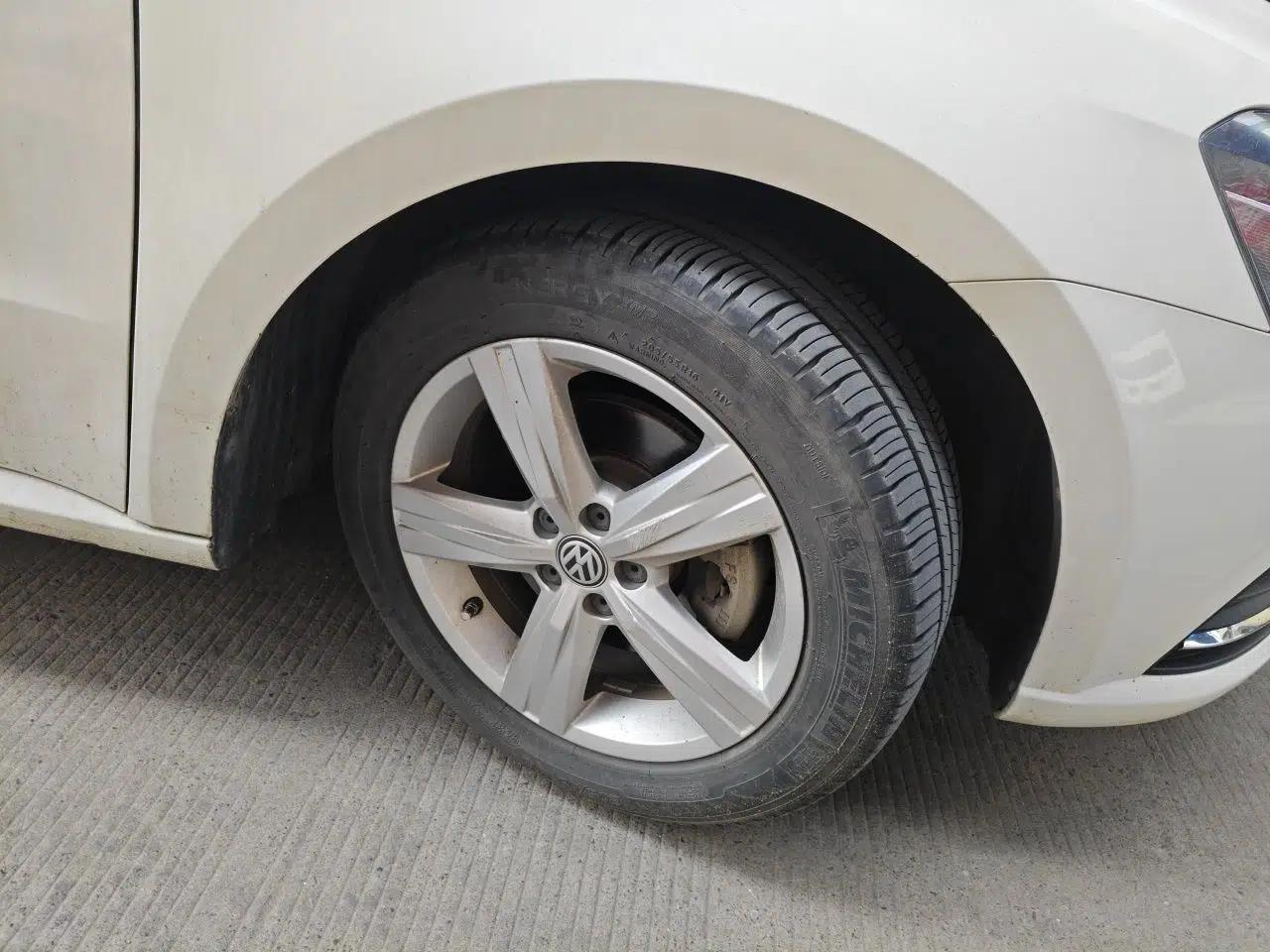 Volkswagen Lavida 2017 1.6L Automatic Fashion Edition — миниатюра 8