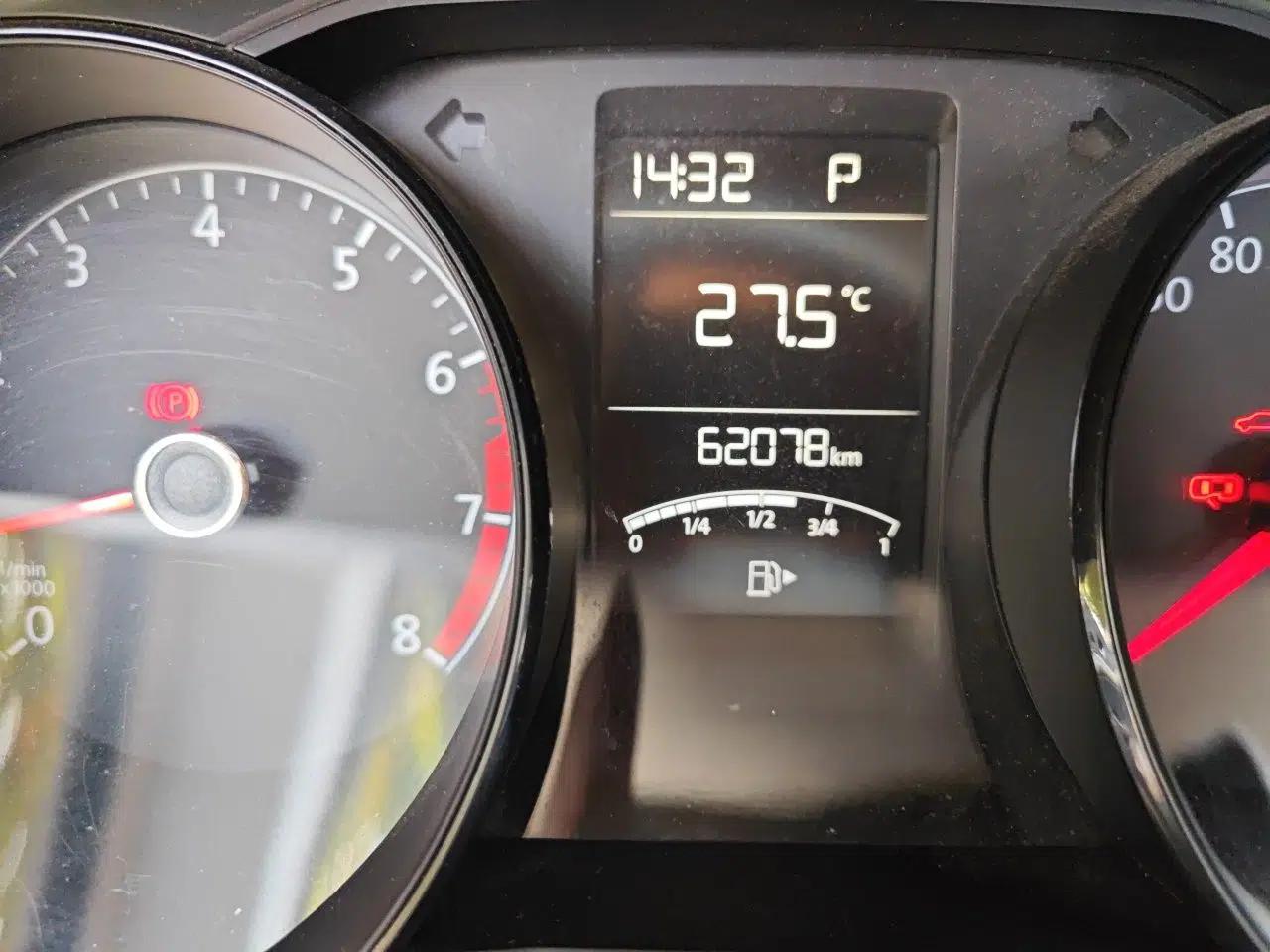 Volkswagen Lavida 2017 1.6L Automatic Fashion Edition — миниатюра 12