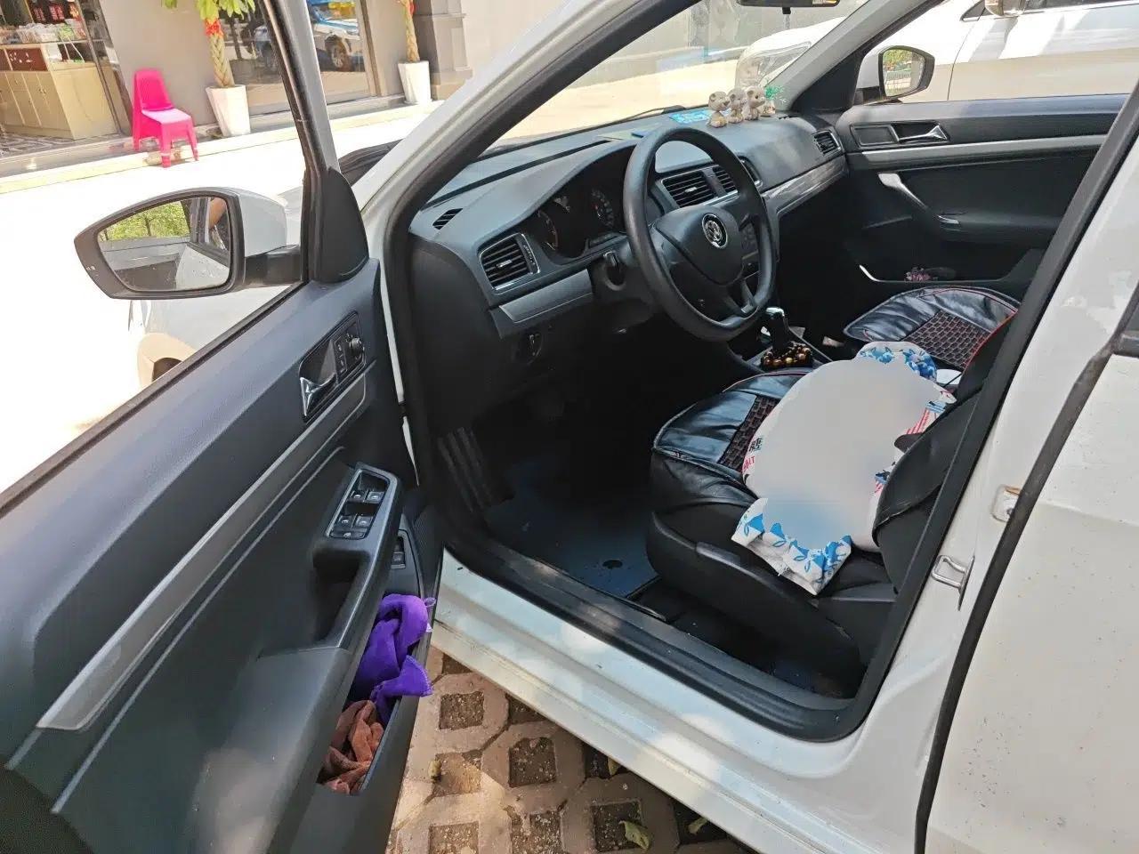 Volkswagen Lavida 2017 1.6L Automatic Fashion Edition — миниатюра 16
