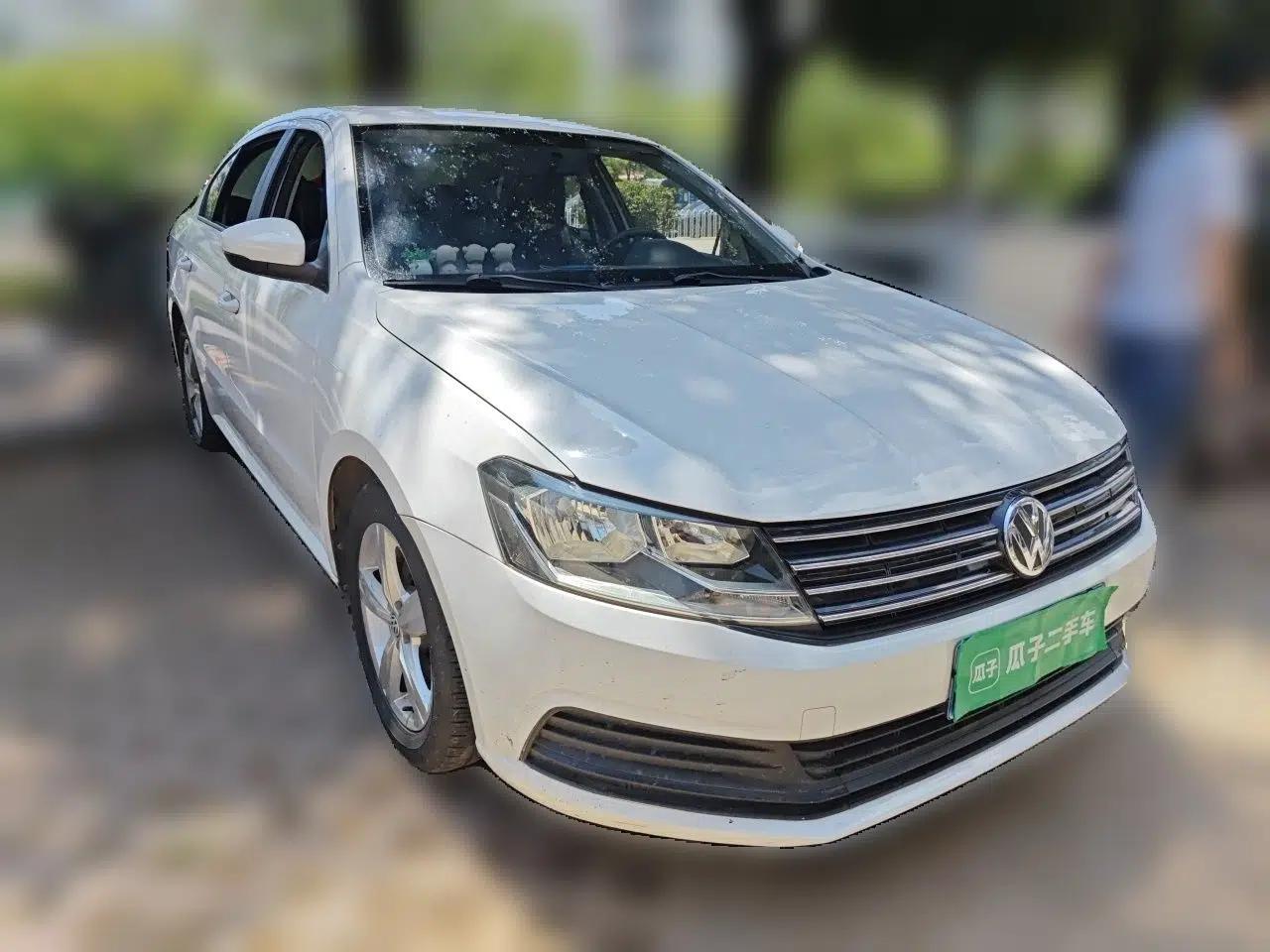 Volkswagen Lavida 2017 1.6L Automatic Fashion Edition — миниатюра 3