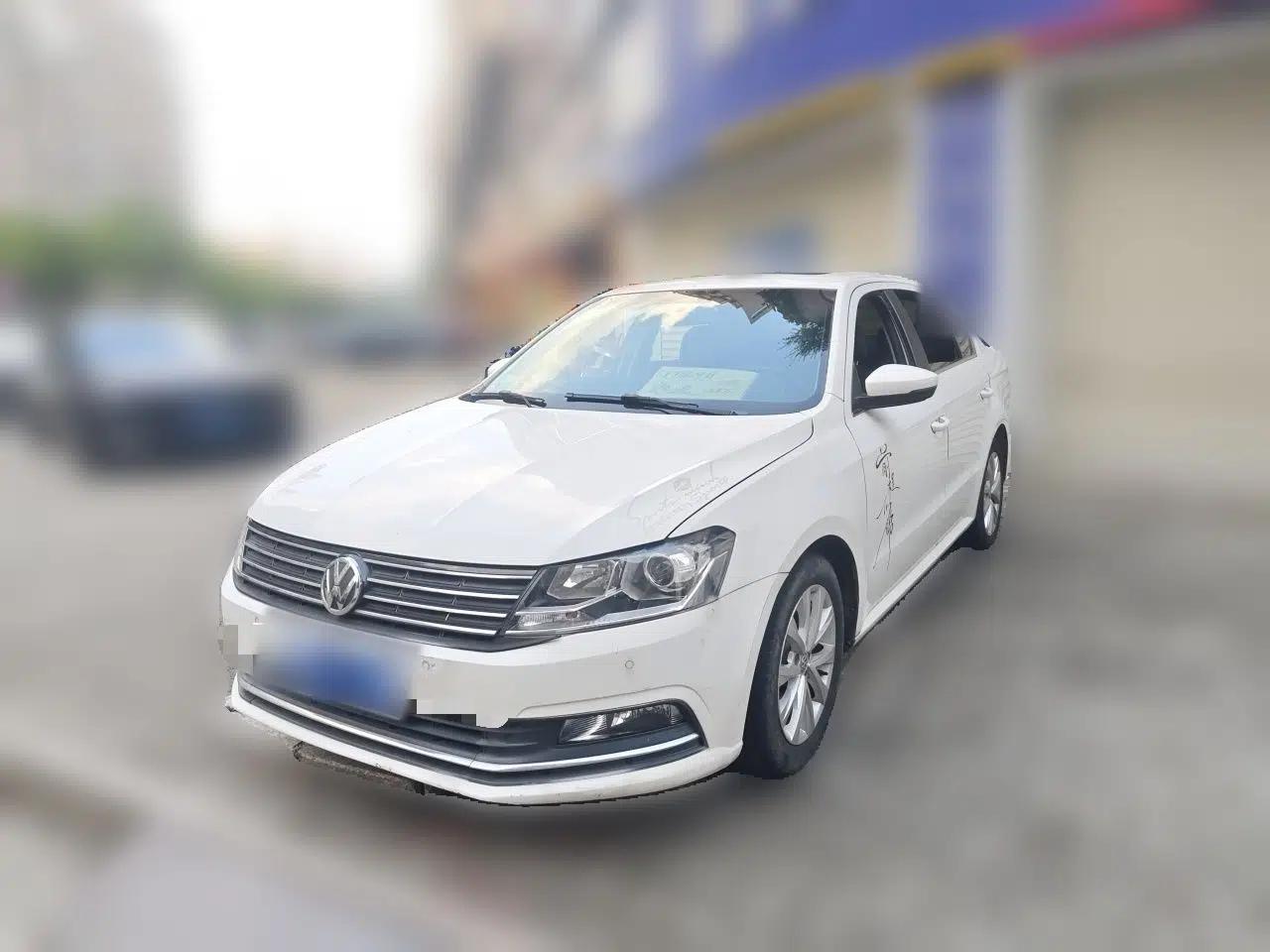 Volkswagen Lavida 2017 1.6L Automatic Comfort Edition — миниатюра 1