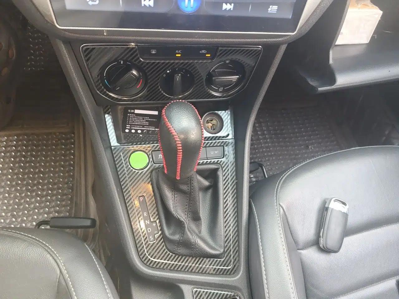 Volkswagen Lavida 2017 1.6L Automatic Comfort Edition — миниатюра 14