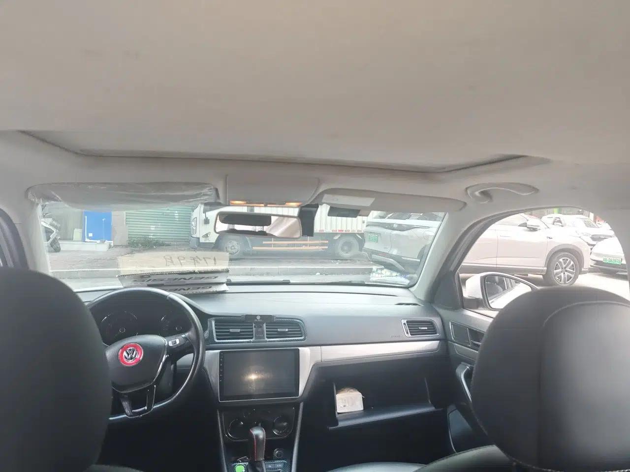 Volkswagen Lavida 2017 1.6L Automatic Comfort Edition — миниатюра 18