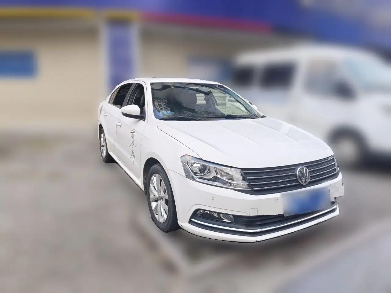 Volkswagen Lavida 2017 1.6L Automatic Comfort Edition — миниатюра 3