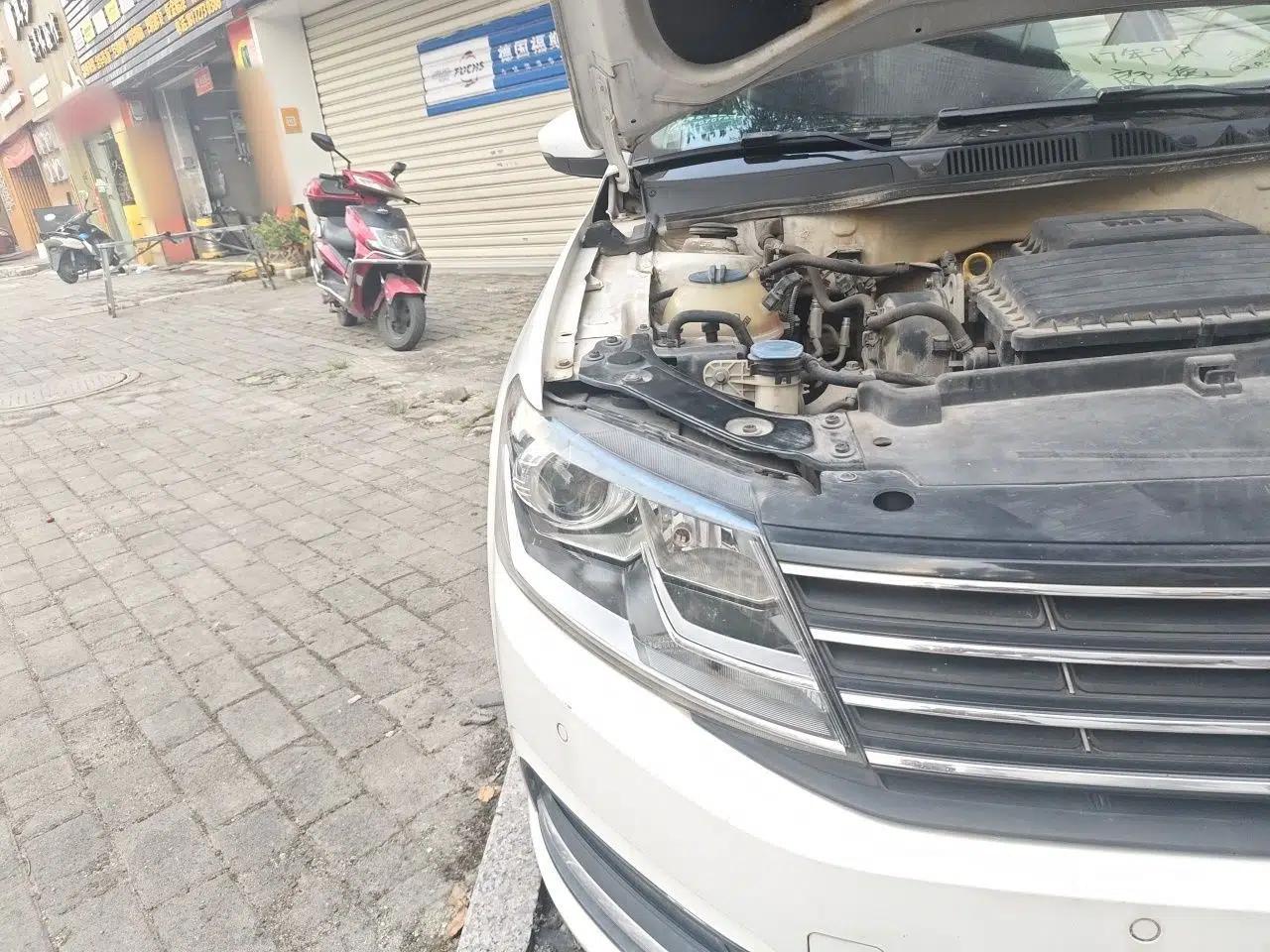 Volkswagen Lavida 2017 1.6L Automatic Comfort Edition — миниатюра 7