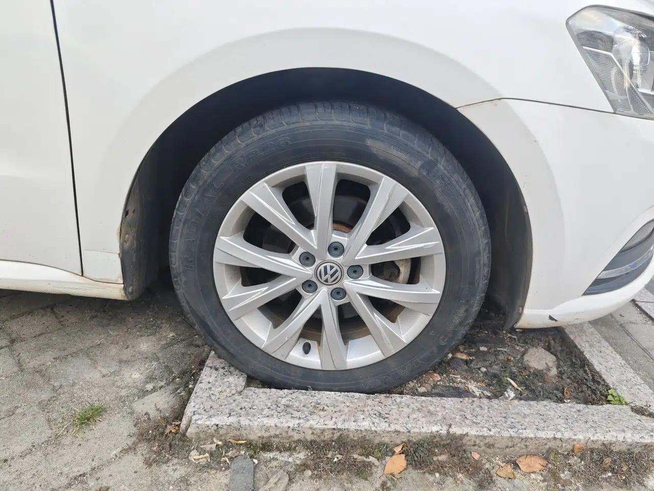 Volkswagen Lavida 2017 1.6L Automatic Comfort Edition — миниатюра 8