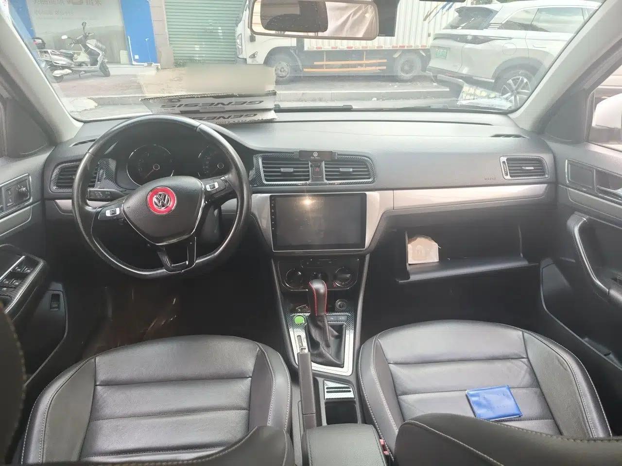 Volkswagen Lavida 2017 1.6L Automatic Comfort Edition — миниатюра 9
