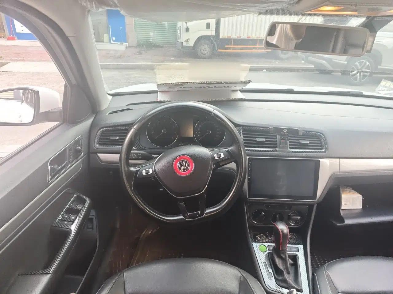 Volkswagen Lavida 2017 1.6L Automatic Comfort Edition — миниатюра 10