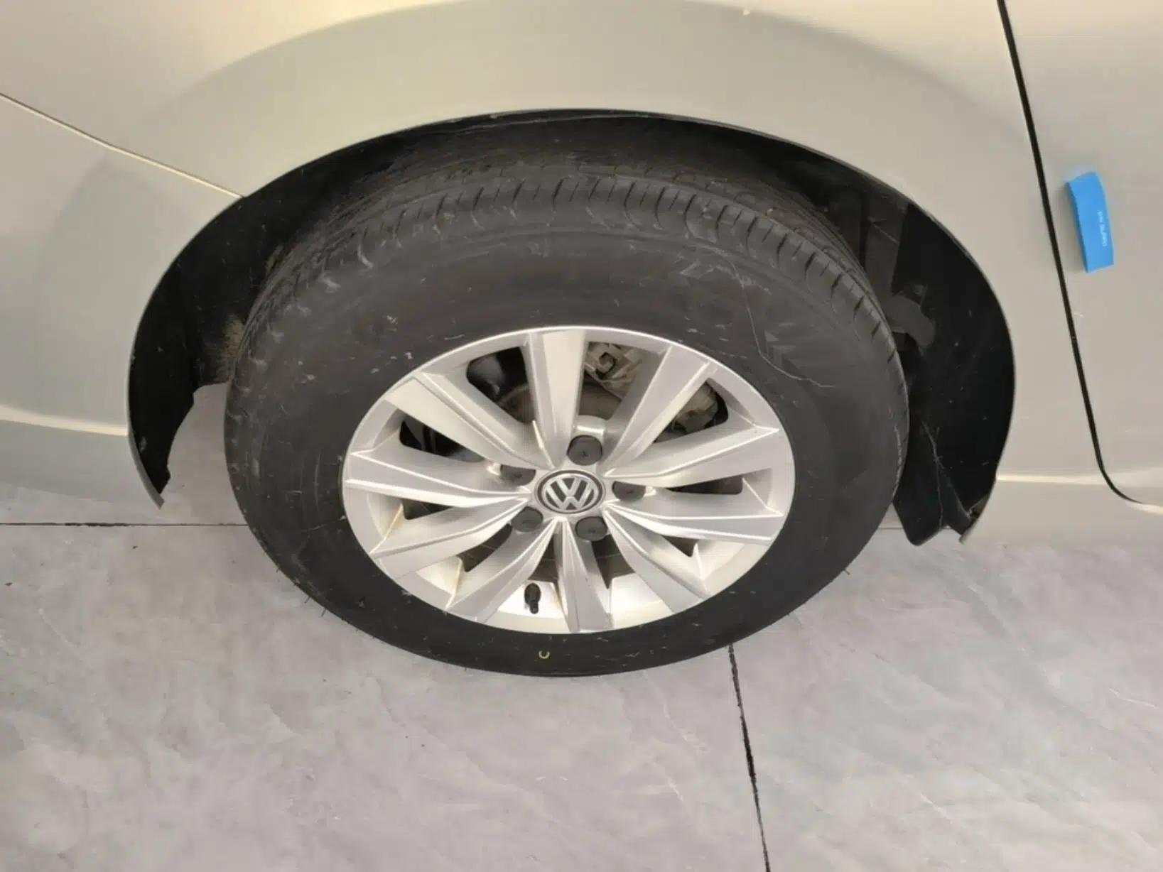 Volkswagen Lavida 2018 1.5L Automatic Fashion Edition China V Standard — миниатюра 11