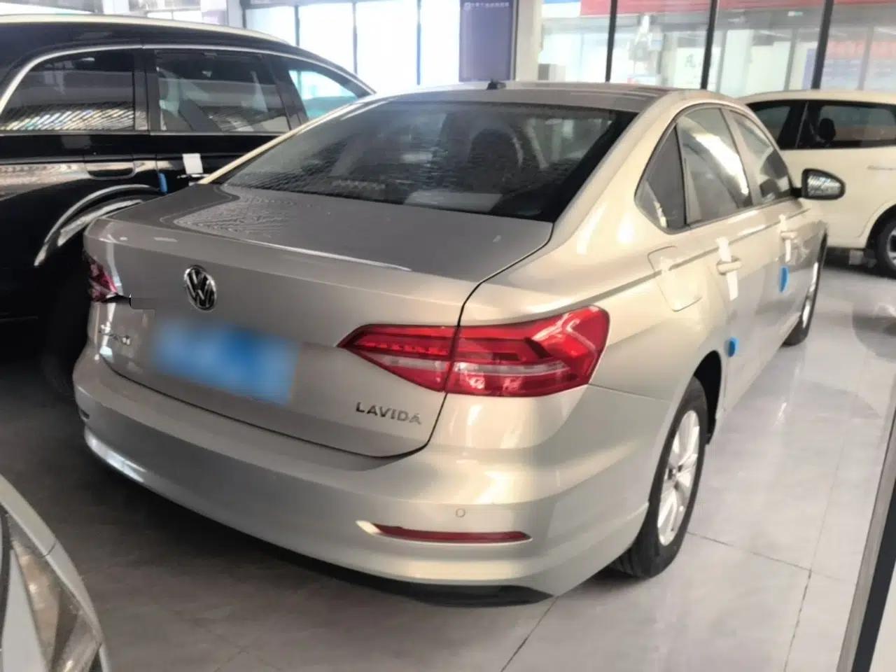 Volkswagen Lavida 2018 1.5L Automatic Fashion Edition China V Standard — миниатюра 6