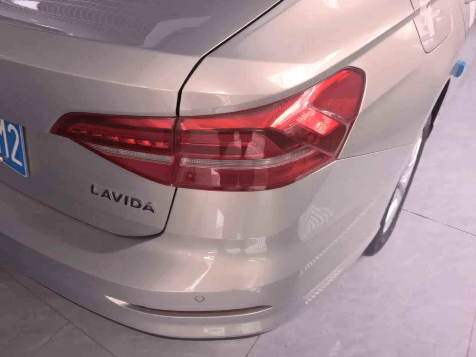 Volkswagen Lavida 2018 1.5L Automatic Fashion Edition China V Standard — миниатюра 9
