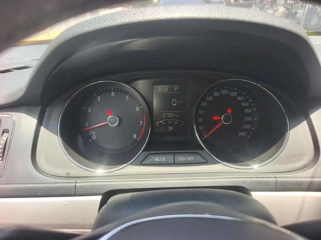 Volkswagen Lavida 2017 1.6L Automatic Comfort Edition — миниатюра 12