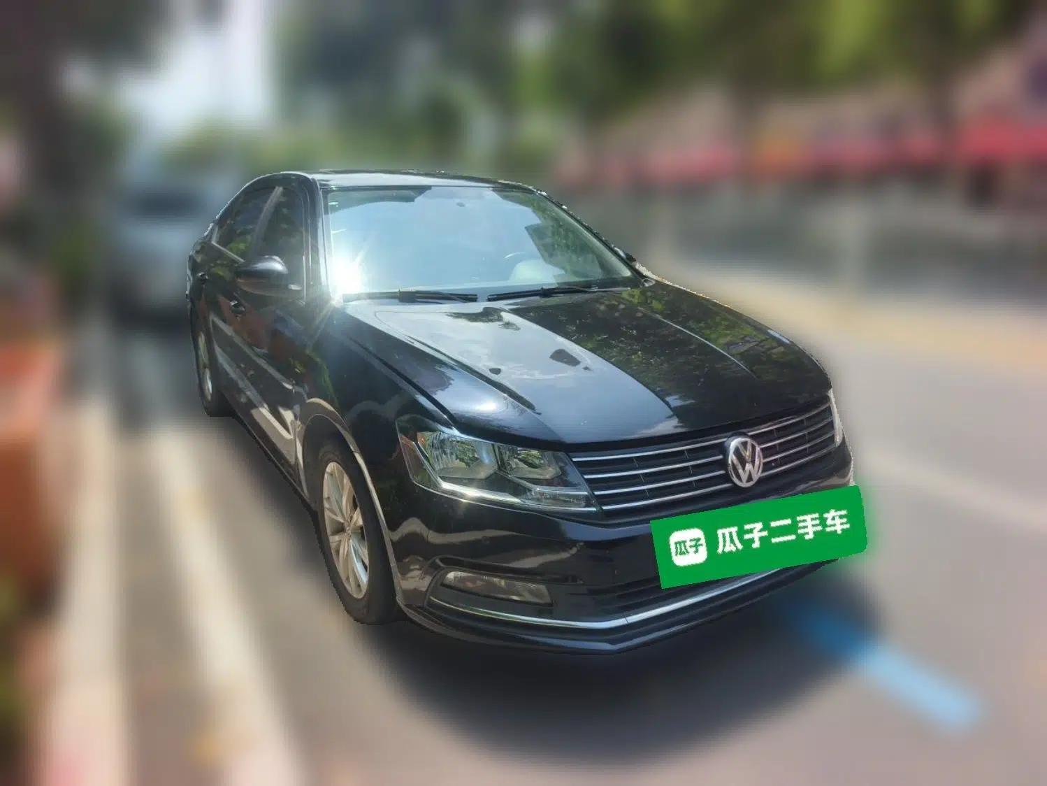 Volkswagen Lavida 2017 1.6L Automatic Comfort Edition — миниатюра 3