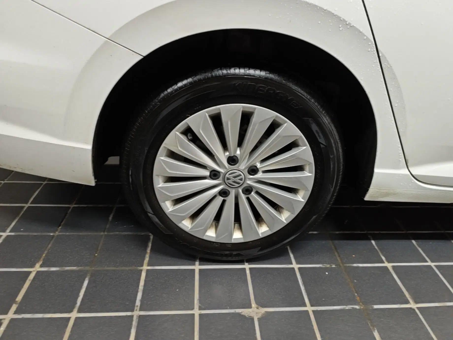 Volkswagen Lavida 2018 1.5L Automatic Comfort Edition China V Standard — миниатюра 11