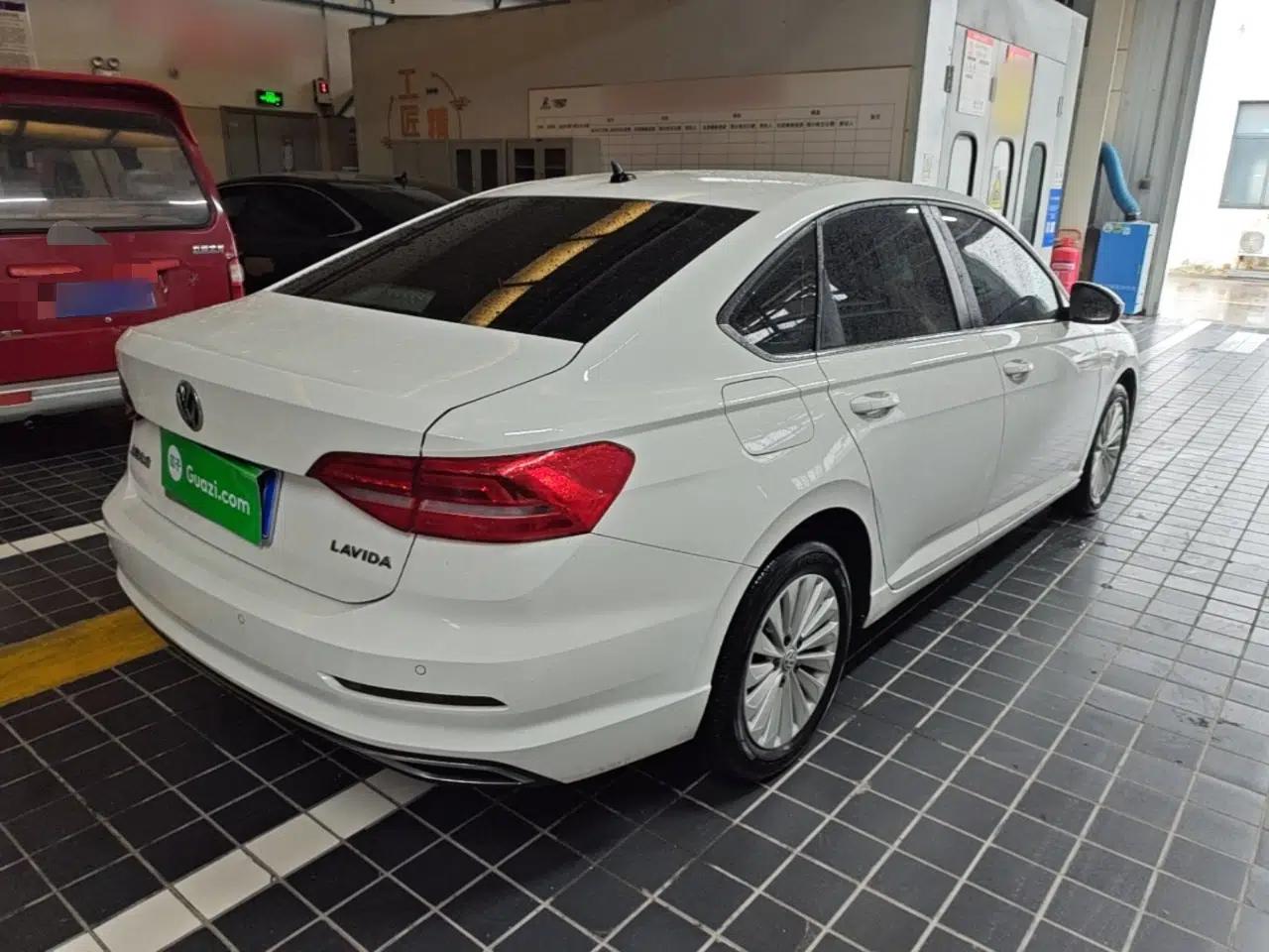 Volkswagen Lavida 2018 1.5L Automatic Comfort Edition China V Standard — миниатюра 6