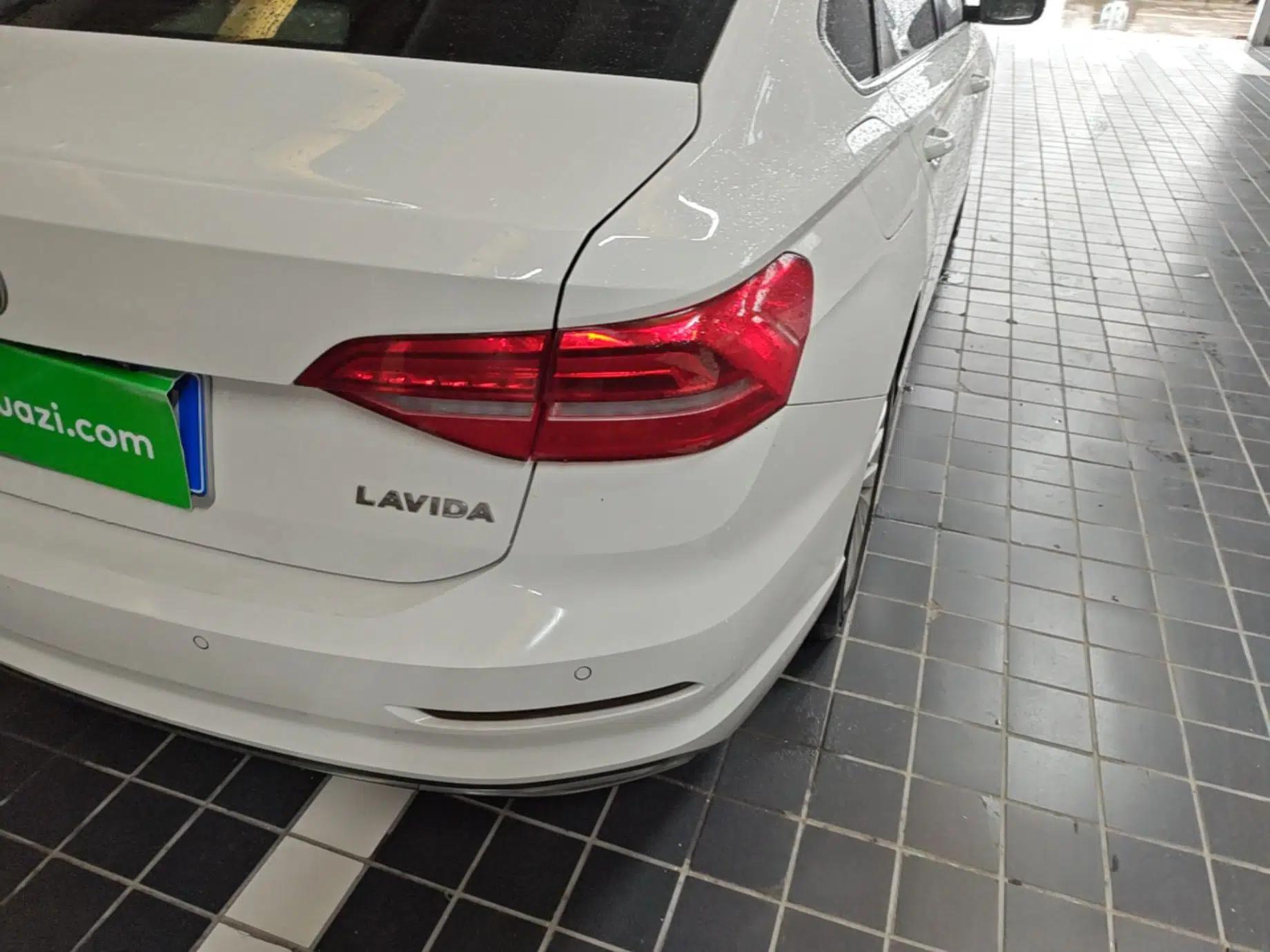 Volkswagen Lavida 2018 1.5L Automatic Comfort Edition China V Standard — миниатюра 9